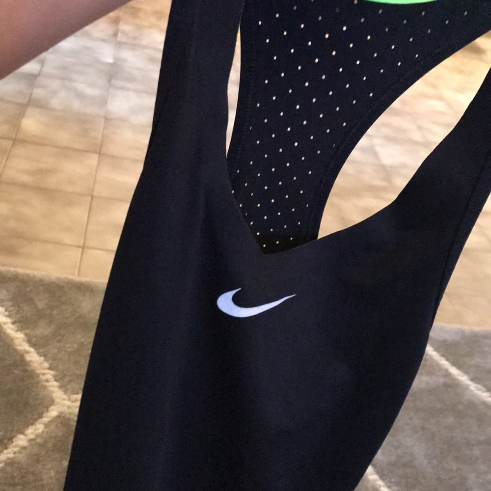 Nike Pro. - Picture 7 of 8